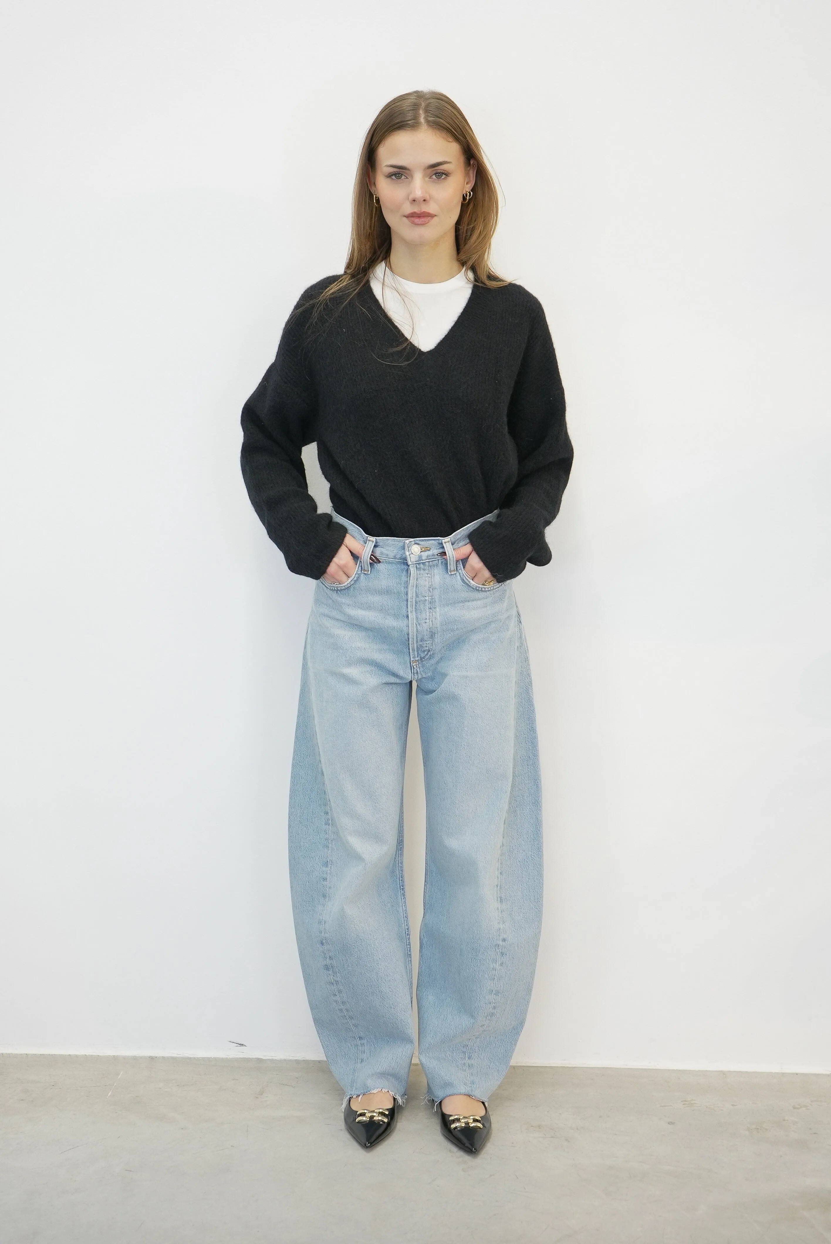 ALPHA WOOL V-NECK PULLOVER