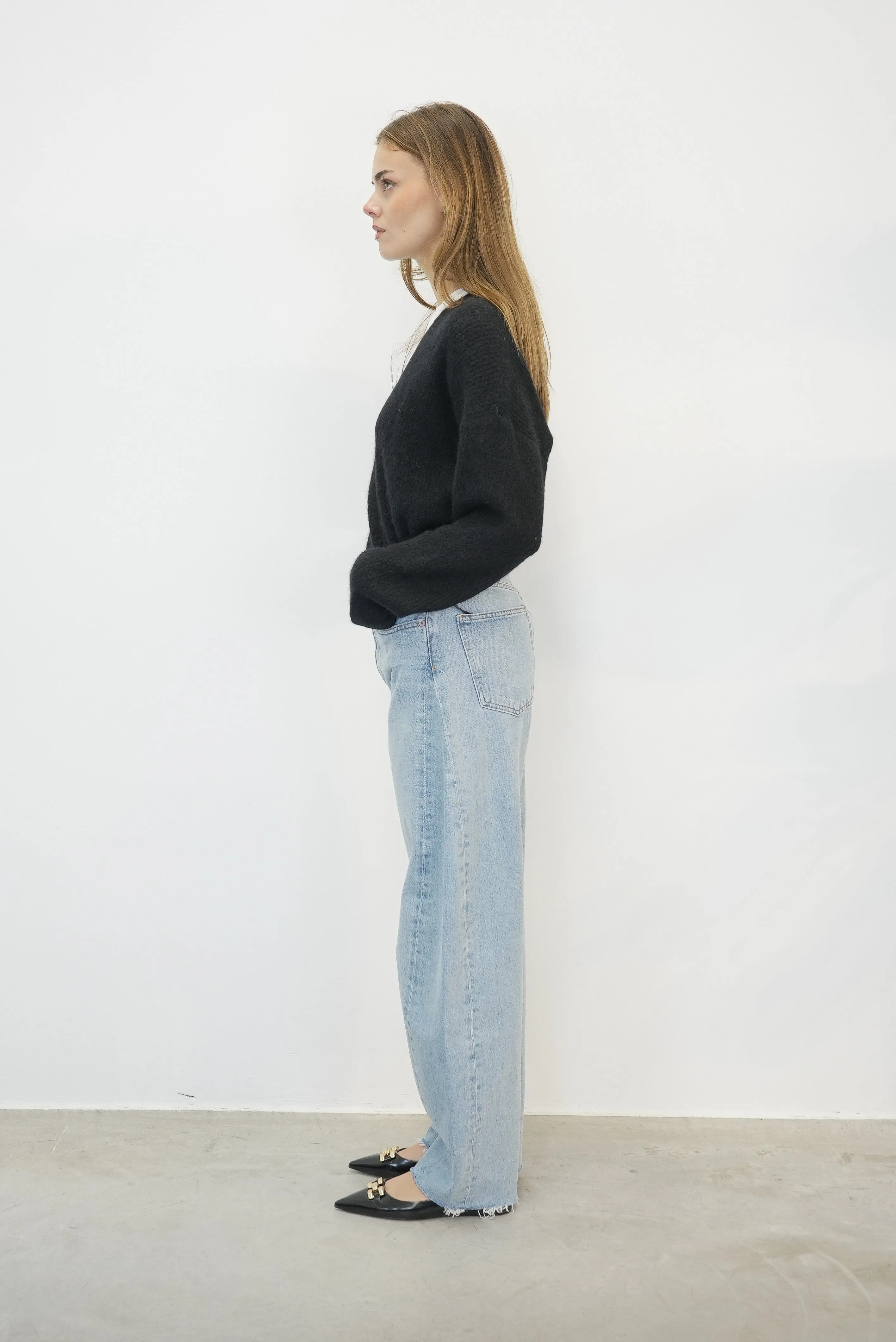 ALPHA WOOL V-NECK PULLOVER