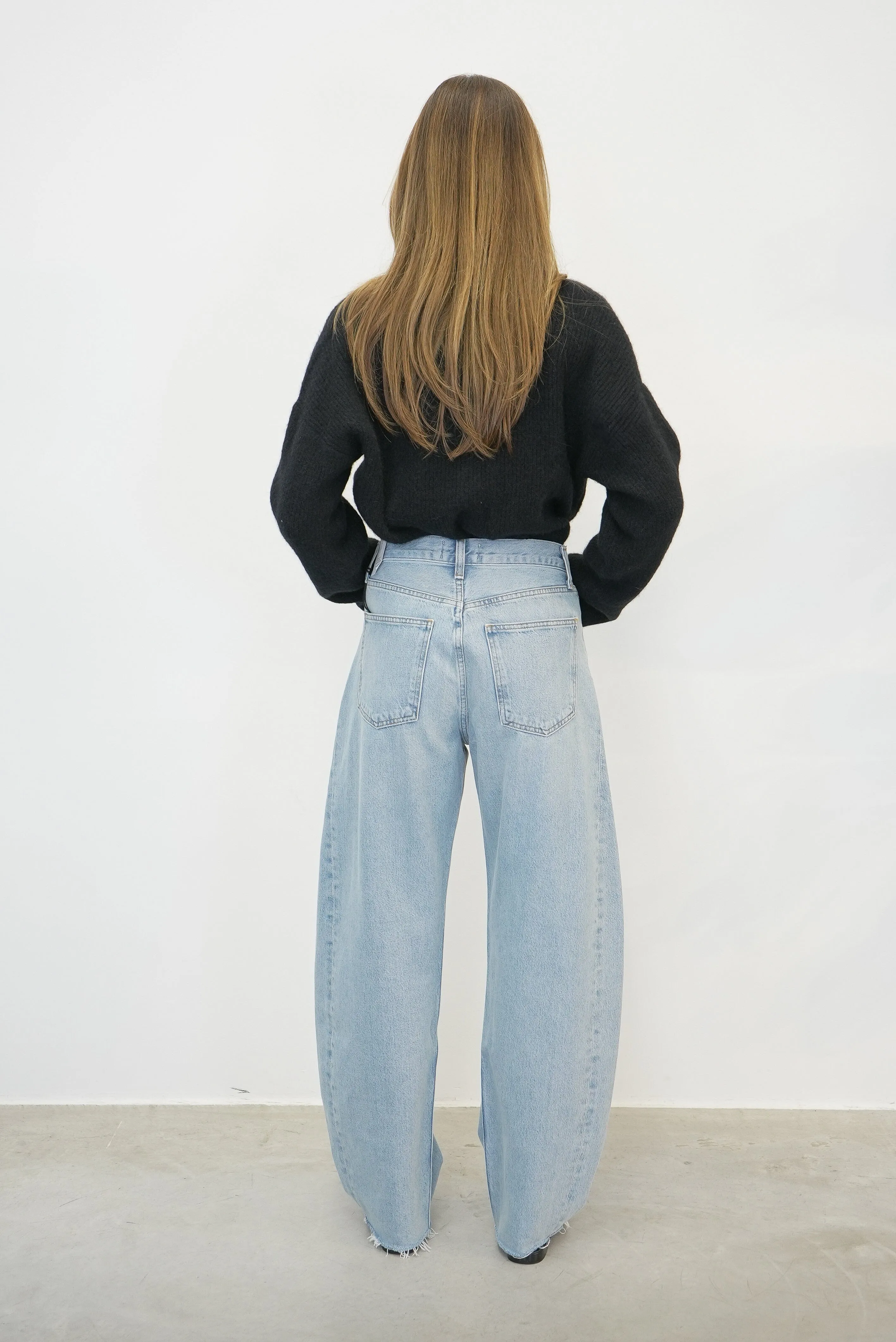 ALPHA WOOL V-NECK PULLOVER
