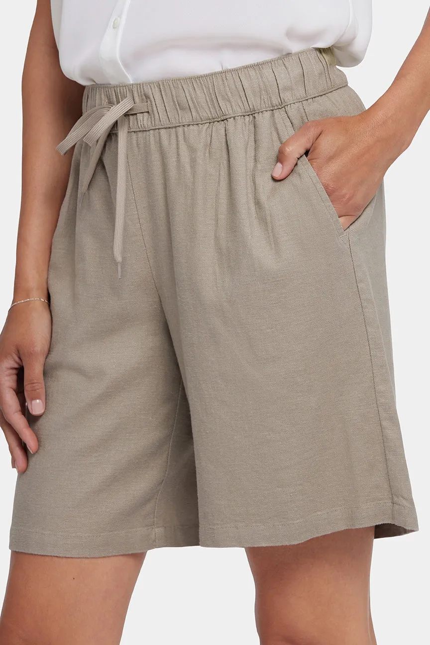 Breezy Bermuda Shorts In Stretch Linen | Saddlewood