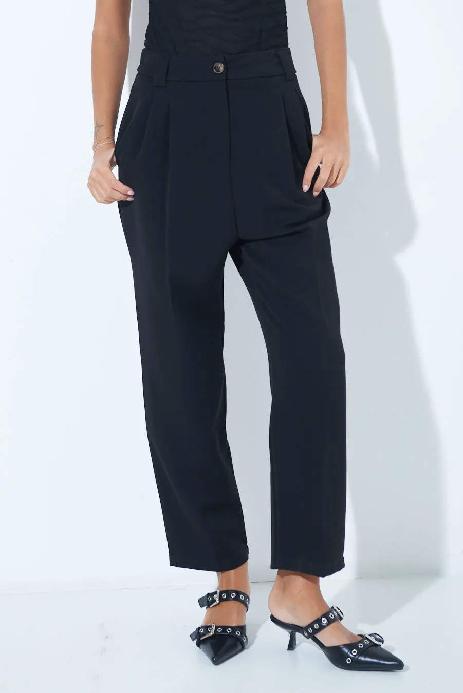 High-waist pleated trousers wholesale