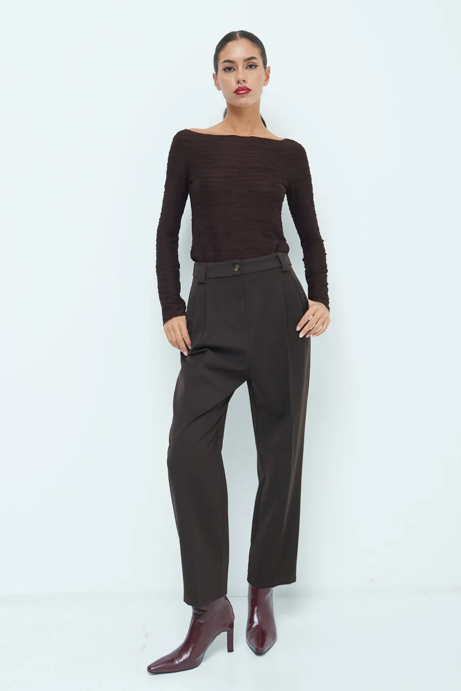 High-waist pleated trousers wholesale
