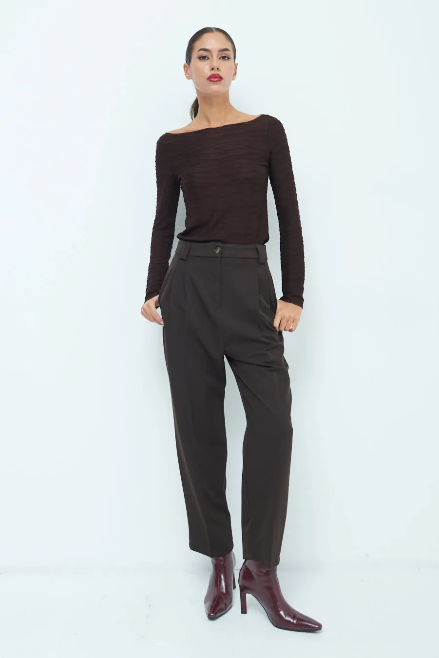 High-waist pleated trousers wholesale