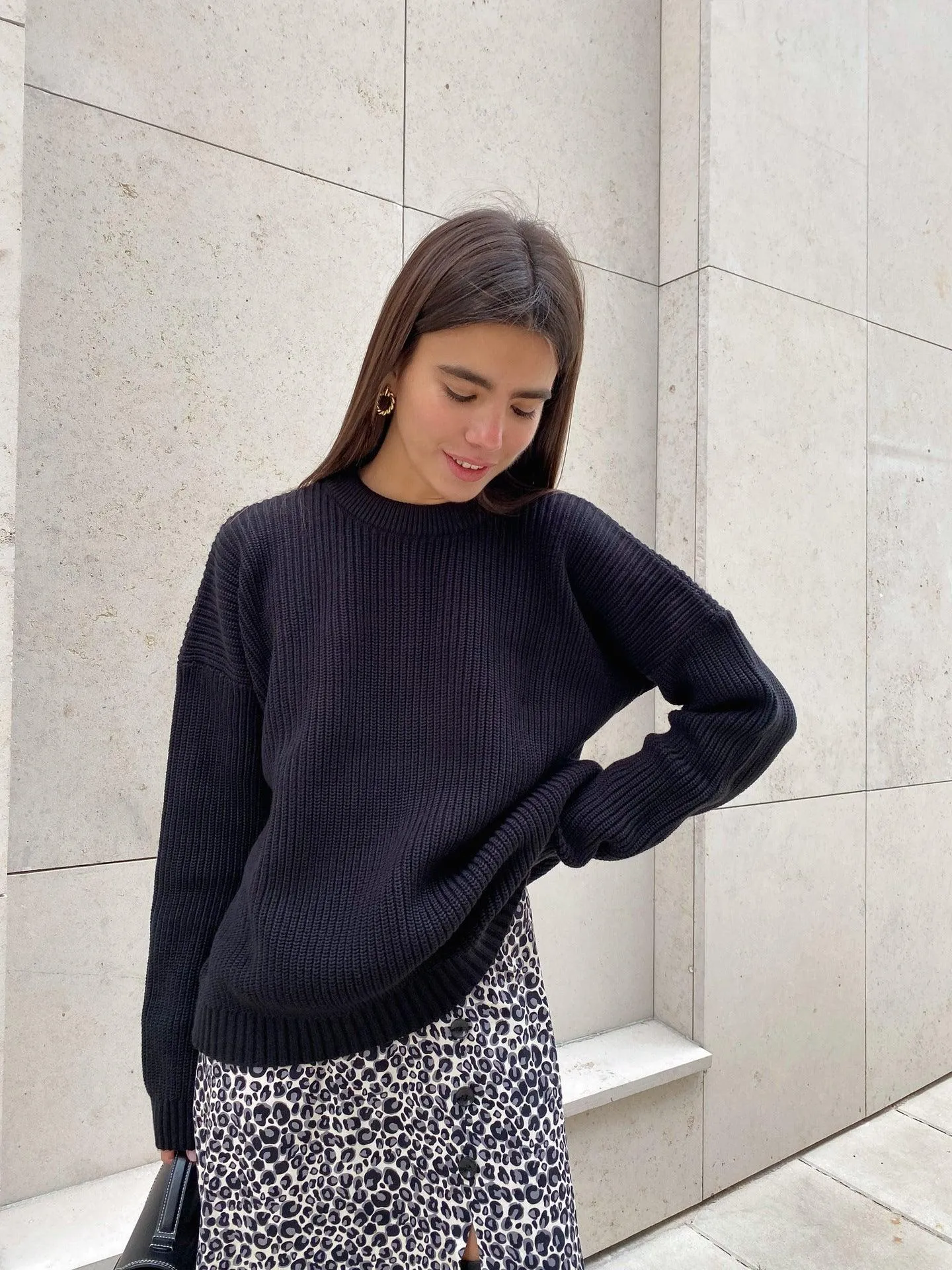 Loose Solid Color Sweater for Casual Comfort