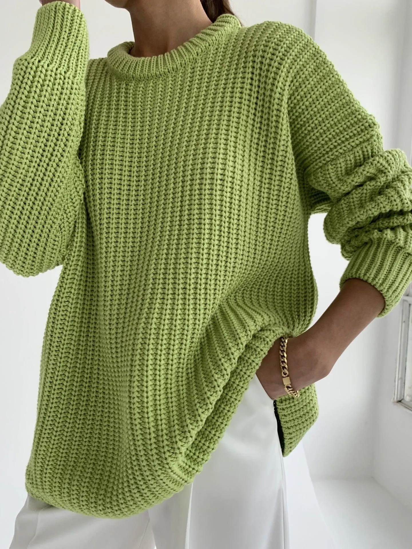 Loose Solid Color Sweater for Casual Comfort