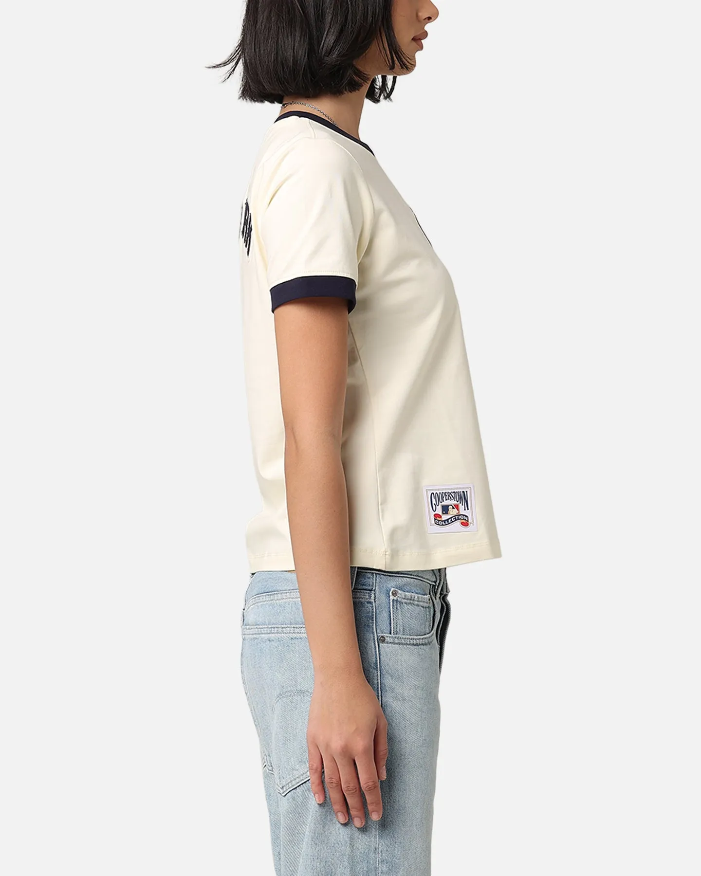 Pro Standard Women's New York Yankees Retro T-Shirt Eggshell/Midnight Navy