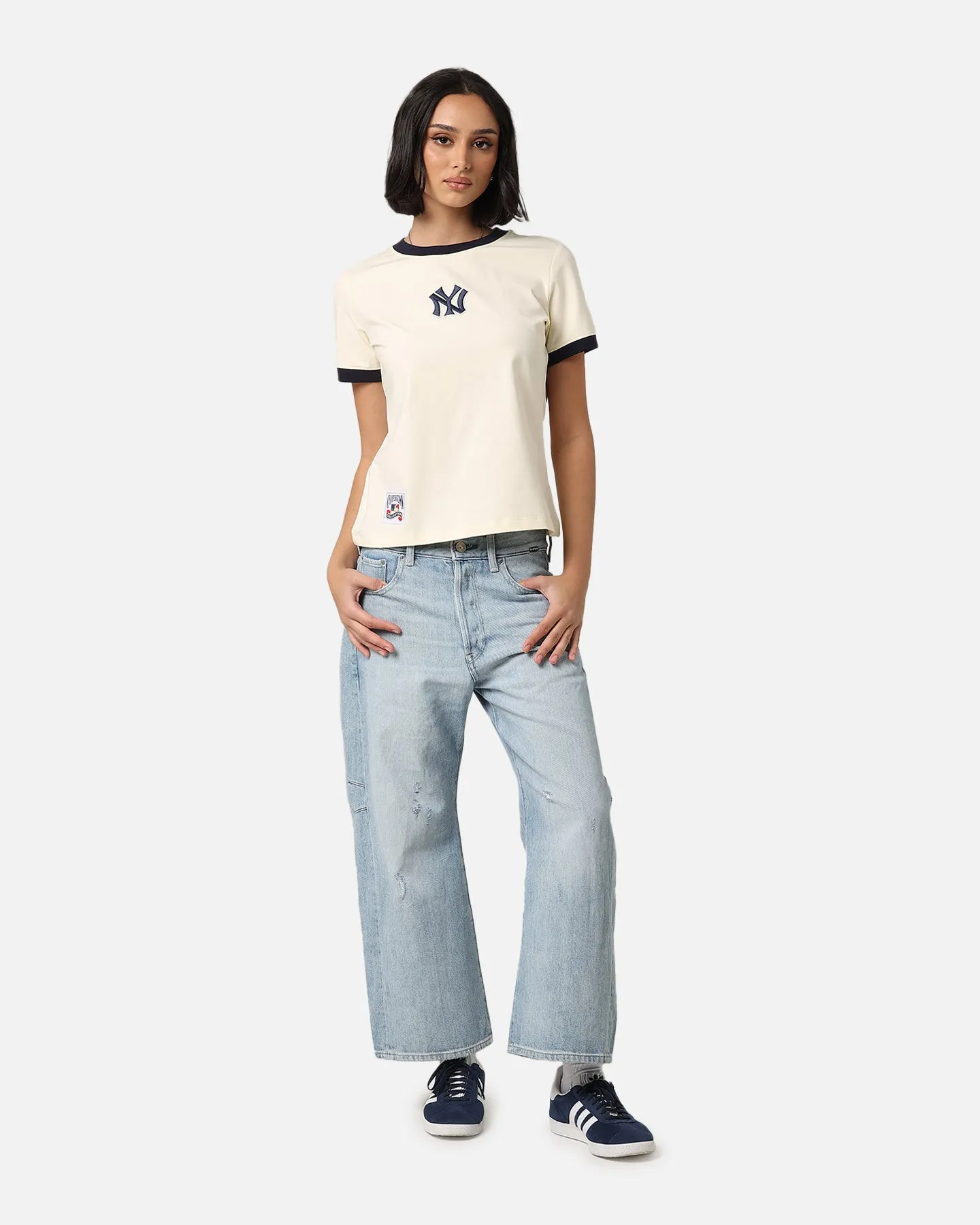 Pro Standard Women's New York Yankees Retro T-Shirt Eggshell/Midnight Navy