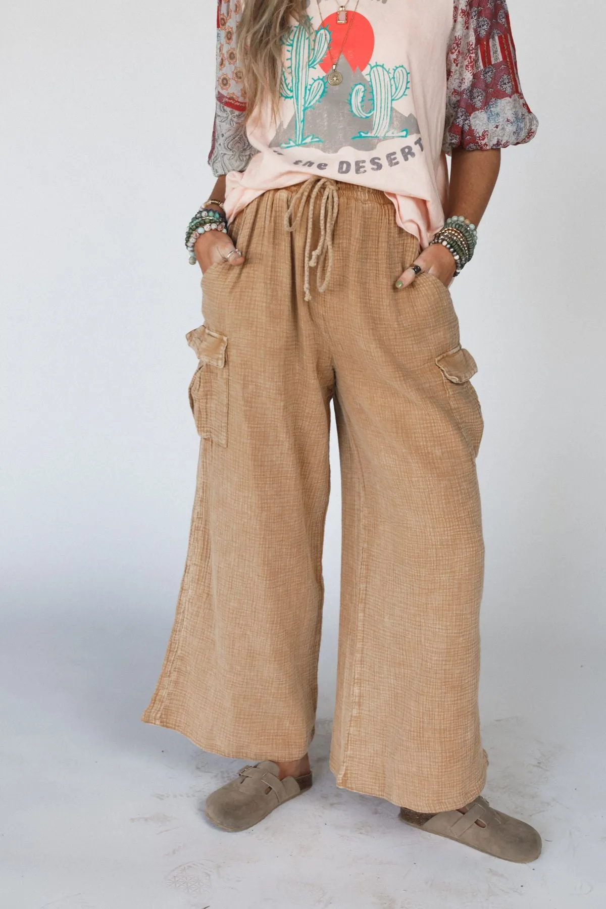 Vibes For Days Pants - Camel