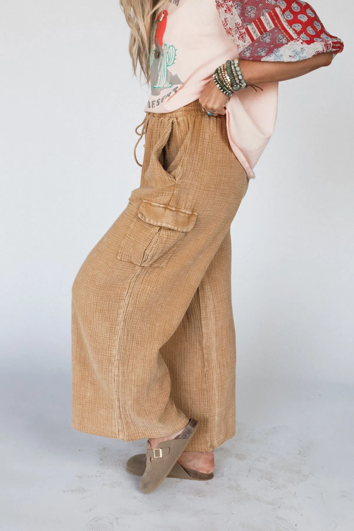 Vibes For Days Pants - Camel